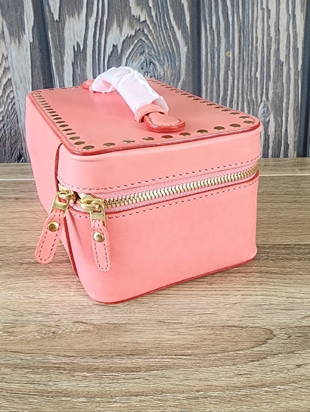 Old Trend Clivia Travel Leather Beauty Box NWT slight Flaw - Picture 2 of 8